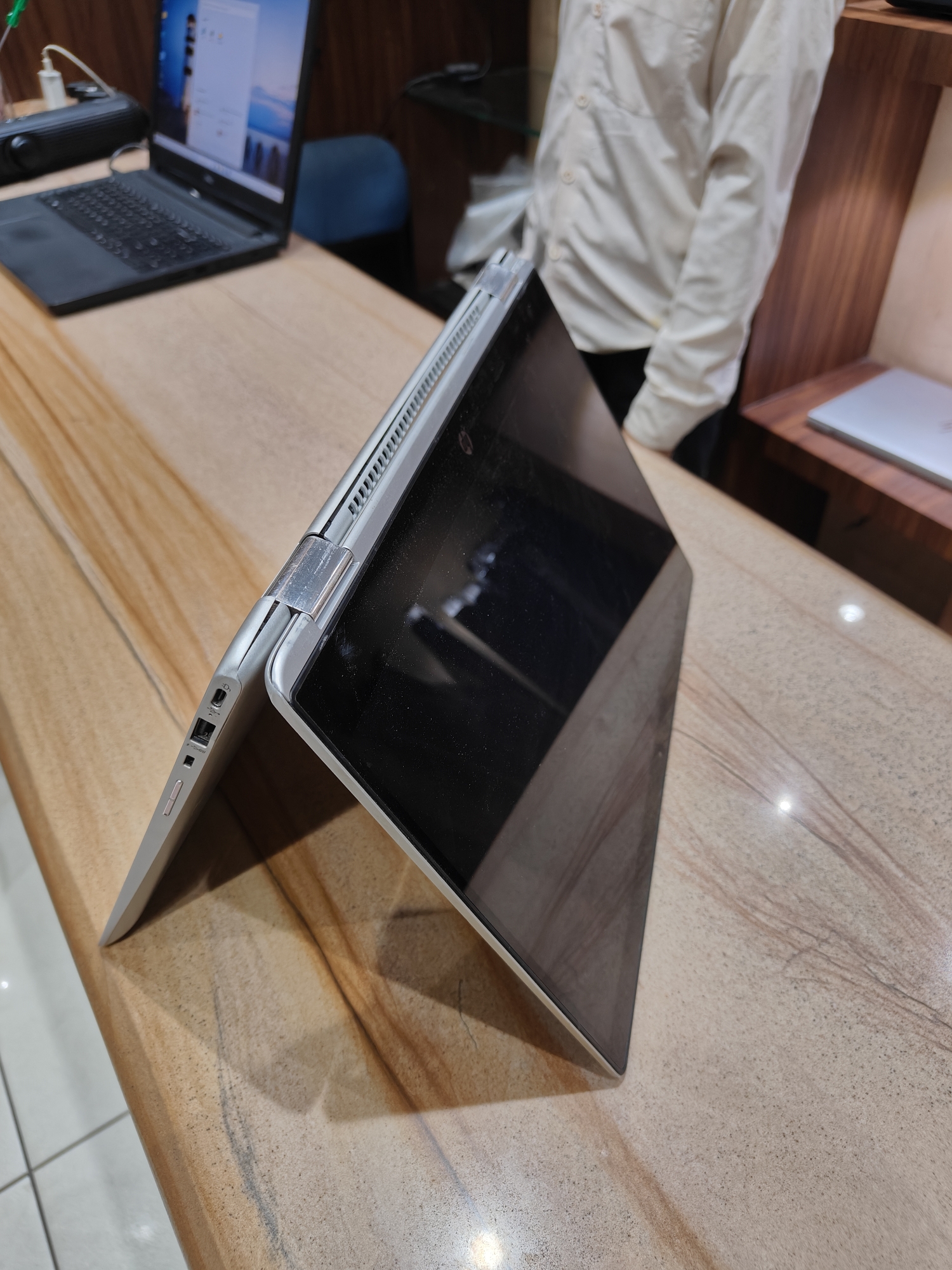 Hp laptop i5 8th gen 8/64gb touchscreen full foldable 